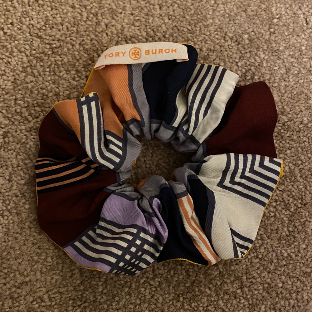 TORY BURCH. Women’s scrunchie.